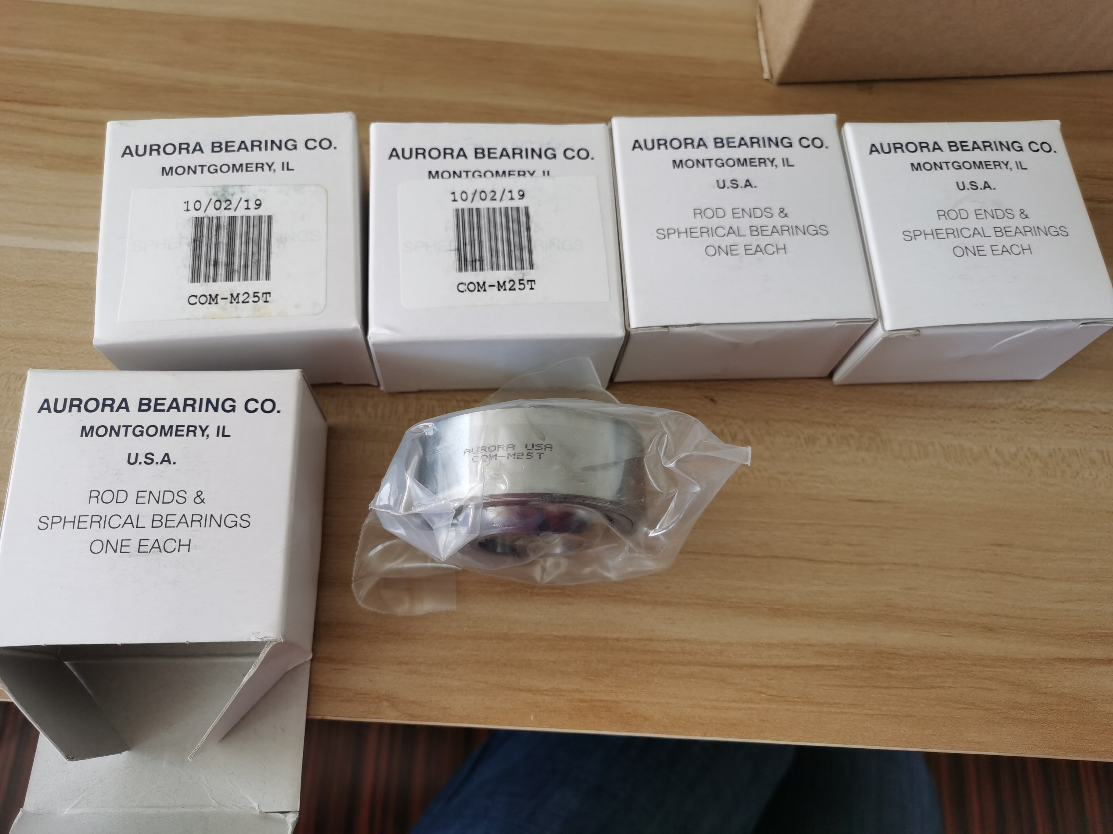 美國AORORA KW-8 桿端關(guān)節(jié)軸承圖紙